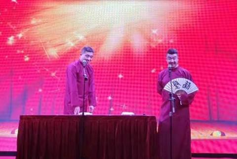 4.李飞在德云社说相声_副本.jpg