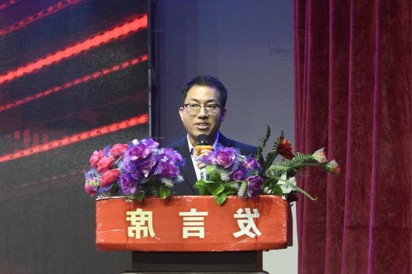 我校首届学雷锋优秀志愿服务表彰大会暨第六届青志晚会圆满落幕